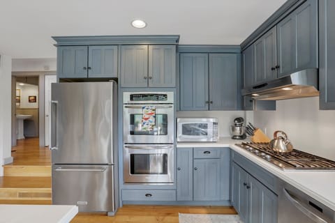 Coffee maker, kitchen-aid, dishwasher, dual ovens, microwave, tea kettle & more!