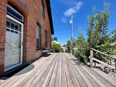 Front deck off the Livingroom