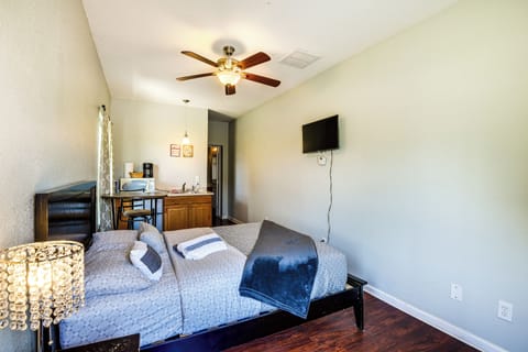 Denton Vacation Rental | Studio | 1BA | 500 Sq Ft | Stairs Required