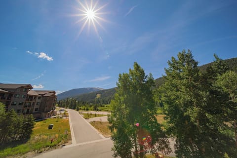 Colorado blue sky views! #summer