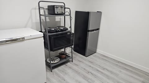 Fridge, microwave, coffee/tea maker, electric kettle