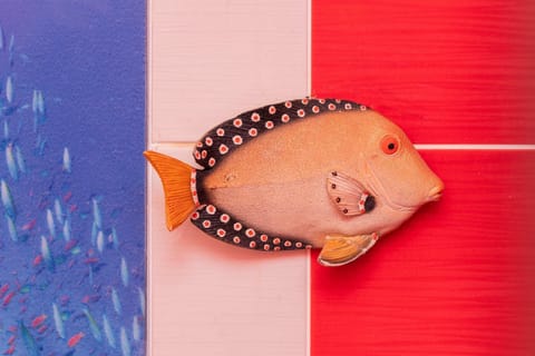 Decorative details in the apartment. 