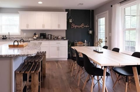 Dining for 6, plus 3 barstools