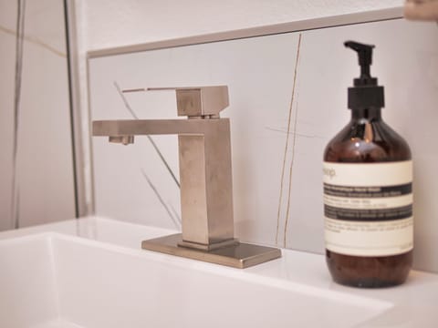 6f8dc7a1-02d3-4940-8dd6-a5968439b950