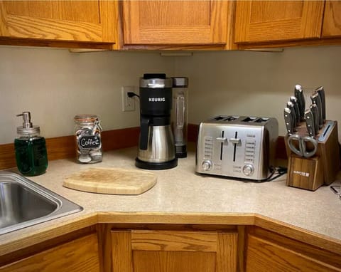 Microwave, oven, stovetop, cookware/dishes/utensils