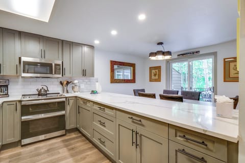 Kitchen | Main Level | Cuisinart/Le Creuse Cast Iron Cookware