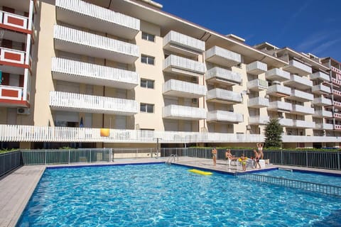 Holiday Home Swimming Pool