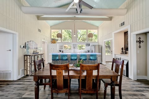 1d51870c-c405-438f-8979-fd8114848947