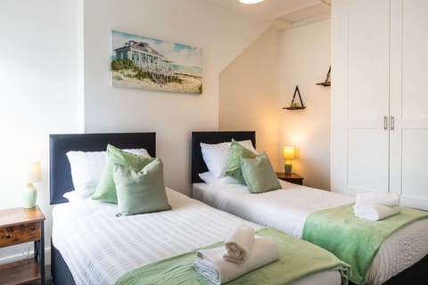 Super King bed or twin beds available