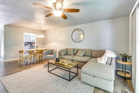 Bella Vista Vacation Rental | 2BR | 2BA | Half Step to Enter | 1,088 Sq Ft