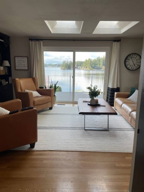 Lakefront Getaway at Lake Sawyer | King County | VacationRenter