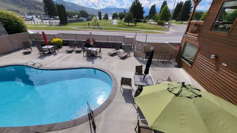 Pool on site!