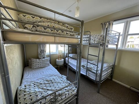 4 bedrooms, free WiFi, bed sheets