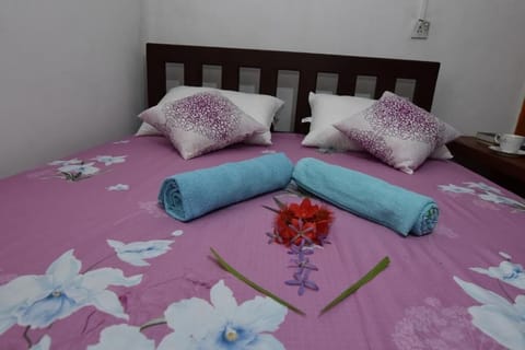 4 bedrooms, iron/ironing board, bed sheets