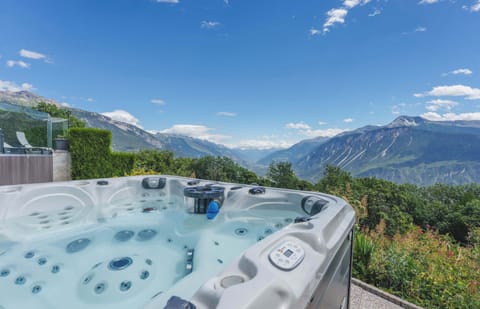Spa style hot tub to enjoy the view
