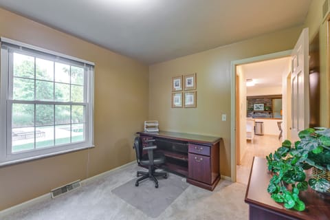 Office | Desk Workspace | Washer & Dryer