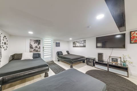 West Park Vacation Rental | Studio | 1BA | 1 Step to Enter | 800 Sq Ft