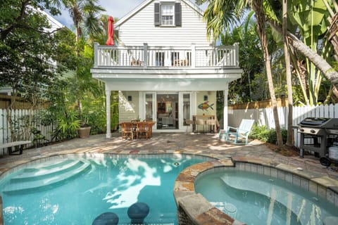 A favorite! You'll have plenty of room for everyone to lay out and relax