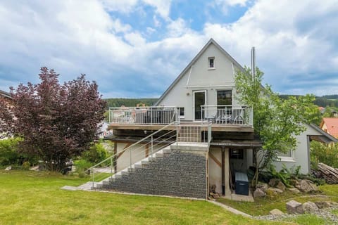 Modernisiertes Historisches Haus mit großem Garten und viel Privatsphäre