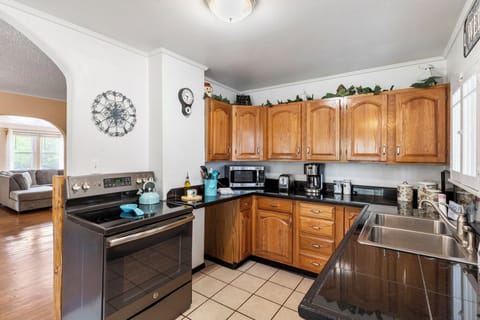 Fully equipped kitchen