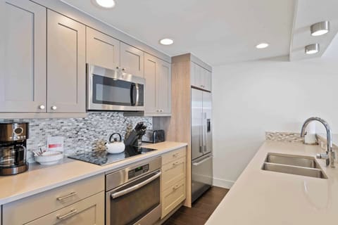 1685569536951-1739-9