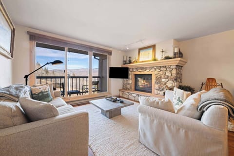 lowerborders-403-5326_54926981850_o