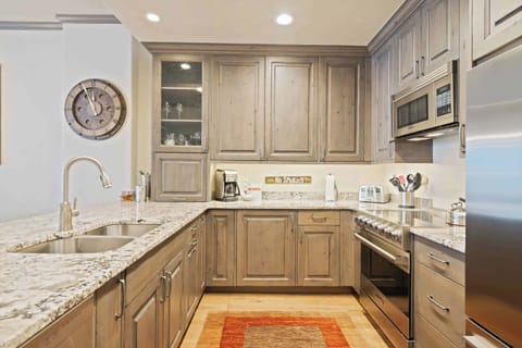 1685567069895-1712-3