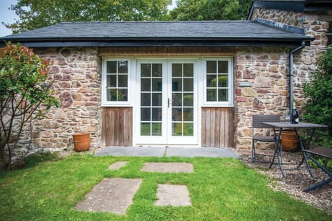 Gofan - 1 Bedroom - St Ishmael's (21555)