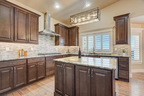 We have a fully equipped kitchen. Along with many other products and appliances, we also offer a refrigerator, microwave, coffee machine, and more!