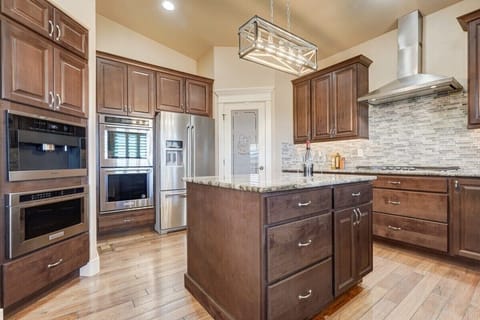 We have a fully equipped kitchen. Along with many other products and appliances, we also offer a refrigerator, microwave, coffee machine, and more!