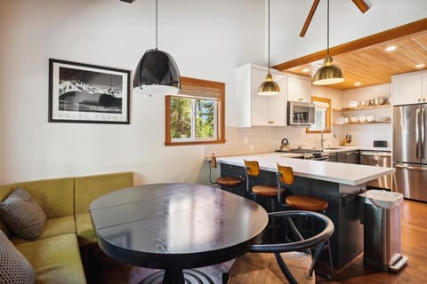 main level-dining area-dsc03292