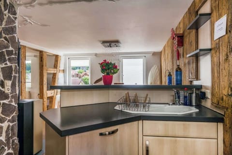 Separater Waschbereich mit Spülmaschine