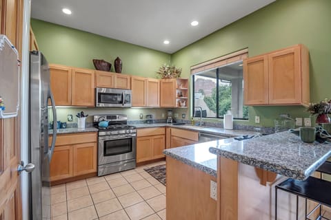 Fully Equipped Kitchen with Stainless Steel Appliances