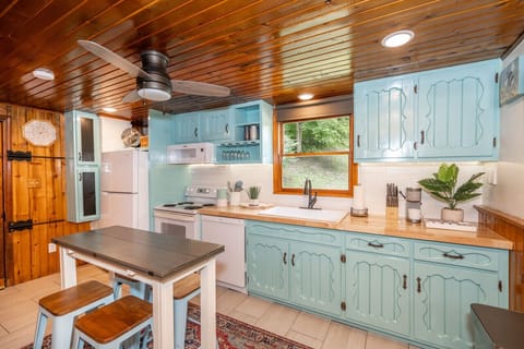 Kitchen featuring everything you need!