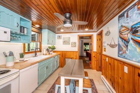 stove/oven, dishwasher, fridge