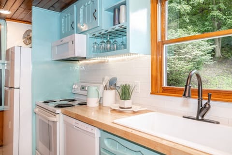 Fully Stocked with Glassware, plateware, cookware