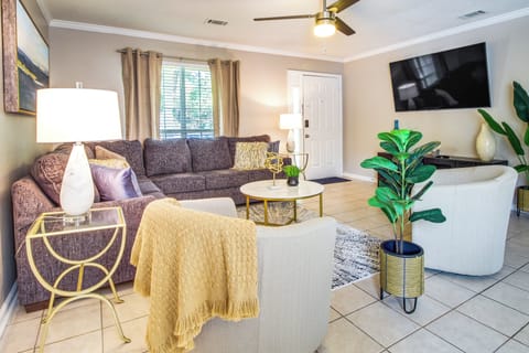Savannah Vacation Rental | 3BR | 2.5BA | 2 Steps to Access | 1,694 Sq Ft
