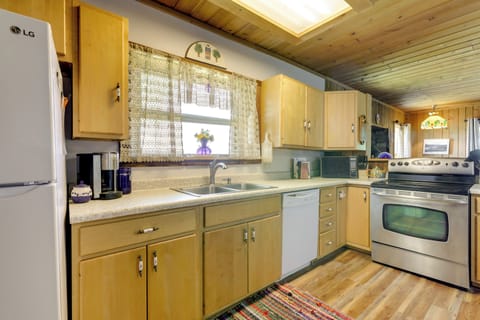 Kitchen | 1st Floor | Toaster