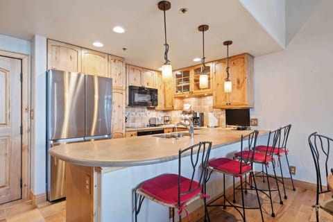 1685567713379-1723-6