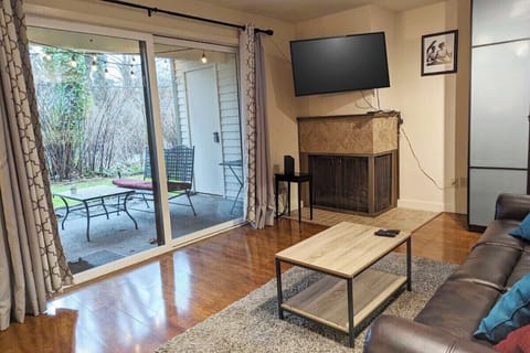 Smart TV, fireplace, offices