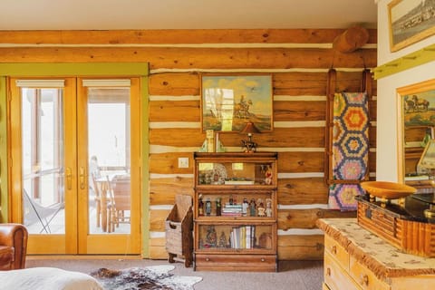 MDW Chief Joseph Rustic Log Home