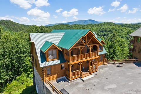 Welcome to Bear Trail Cabin by Beyond Expectations! 