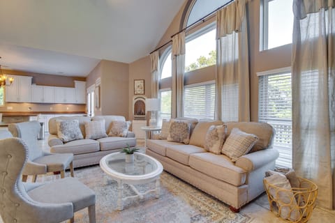 Mountain Home Vacation Rental | 3BR | 3.5BA | 4 Steps to Enter | 2,600 Sq Ft