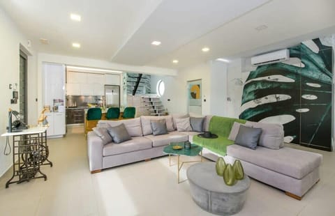 Relax in style. Dreamy living room setup