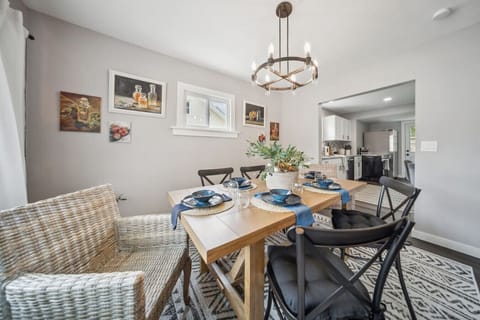 Seating for up to 6 guests.