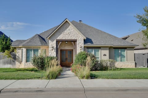 Amarillo Vacation Rental | 5BR | 3.5BA | Step-Free Access | 3,838 Sq Ft