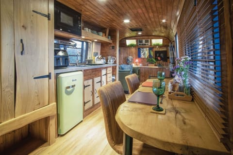 American Airstream - Blossom Farm - Tiers Cross (20685)