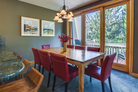 Dining Area | Dining Table | Dishware/Flatware