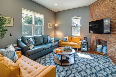 Pittsburgh Vacation Rental | 4BR | 3.5BA | 2,900 Sq Ft | Stairs Required