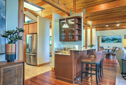 Chef's Kitchen w/ Wet Bar